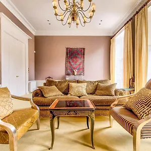  Holiday home Beautiful Centre Georgian 4 Bed Townhouse With Private Garden