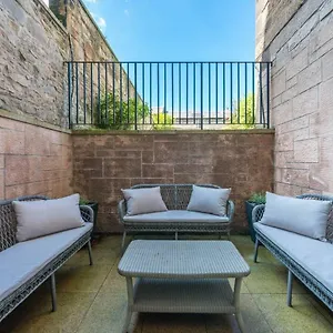  Apartment Joivy Luxury With Patio In Centre