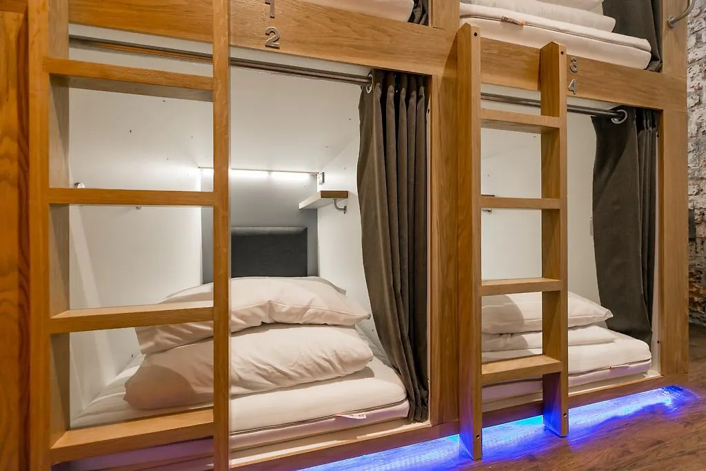 A Pousada Code Pod - The Loft - Edimburgo 0*,  Reino Unido